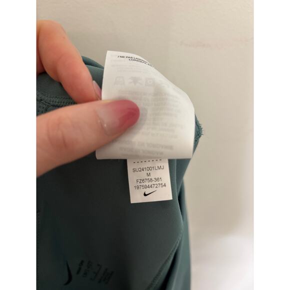 Nike One High-Waisted 8" Biker Shorts Womens Medium Bicoastal Green FZ6758-361 - Picture 6 of 6